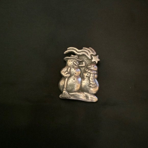 Pewter Snowman & Woman Pin - Picture 3 of 3